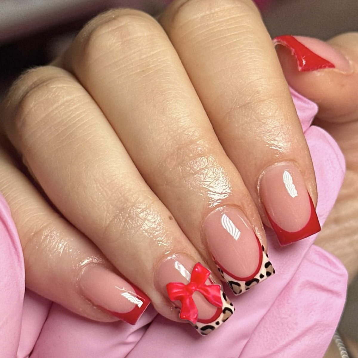 3D Printing Nails - 24枚の赤いフレンチネイルヒョウ柄エッジ3 D赤いリボン飾り爪の甘さと涼しさを抑えた短方形のネイルチップ